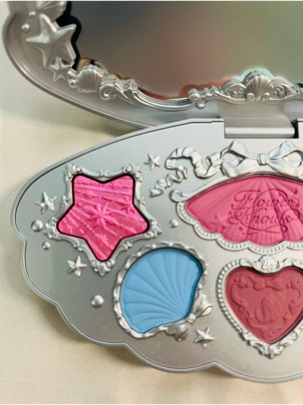 Flower Knows Shell’s Jewel 6 Color Makeup Palette & Gift Card - Mermaids Tears - Picture 8 of 12